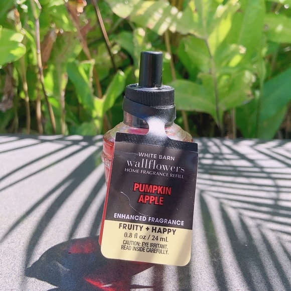 BBW pumpkin apple & market peach and strawberry pound cake wallflower refill set - Picture 4 of 10